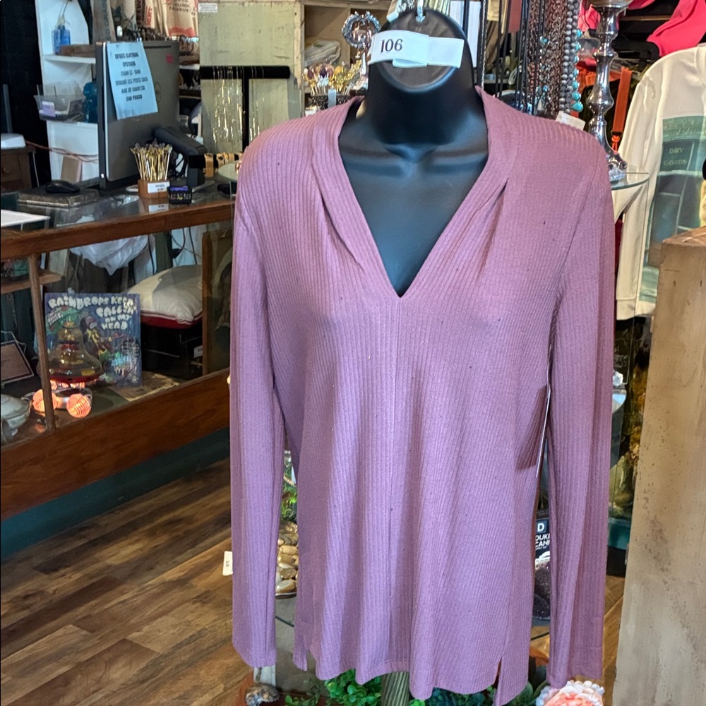 Pink Long Sleeve V-Neck Top VOCAL BRAND MADE IN USA - Picture 2 of 3